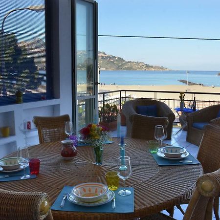 Apartmán Terrazza Sul Mare Giardini Naxos Exteriér fotografie