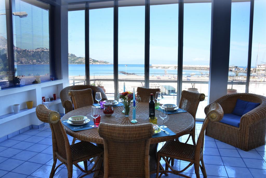 Apartmán Terrazza Sul Mare Giardini Naxos Exteriér fotografie